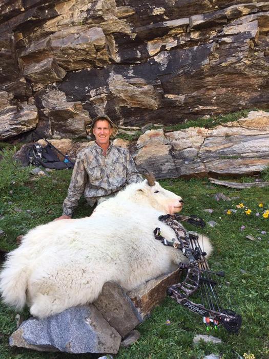 Nevada mountain goat taken with secret pass outfitters