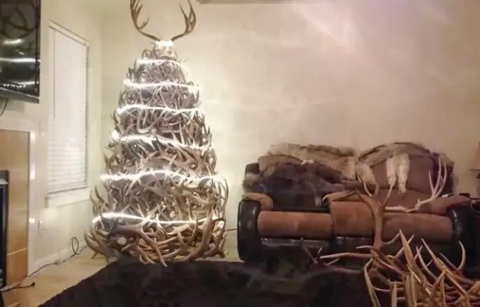 Quality deer and elk themed Christmas tree