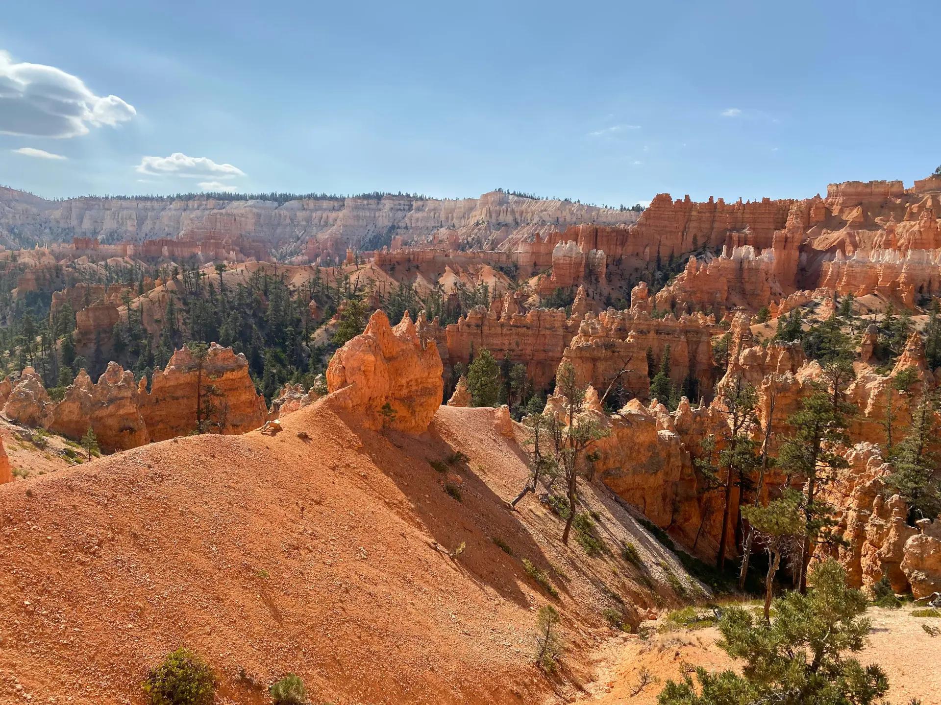 Utah brown rock formation under blue sky during daytime