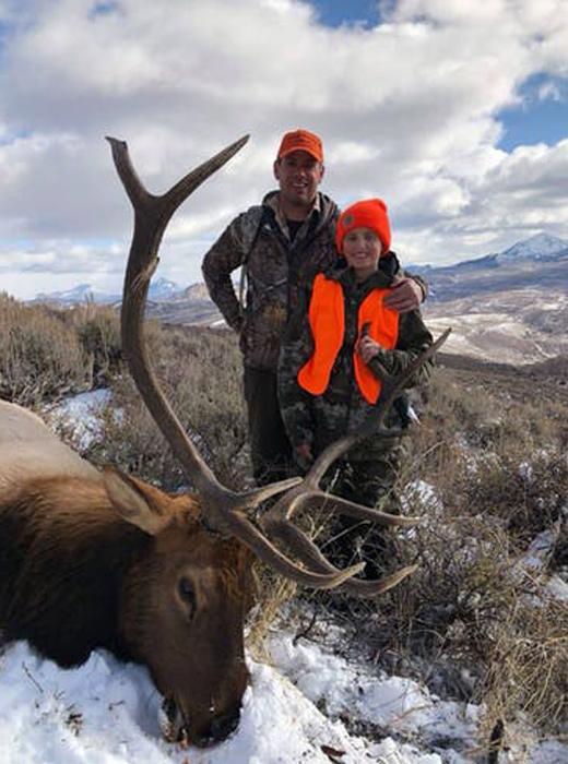 Carson wentz helps kid hunting dream elk