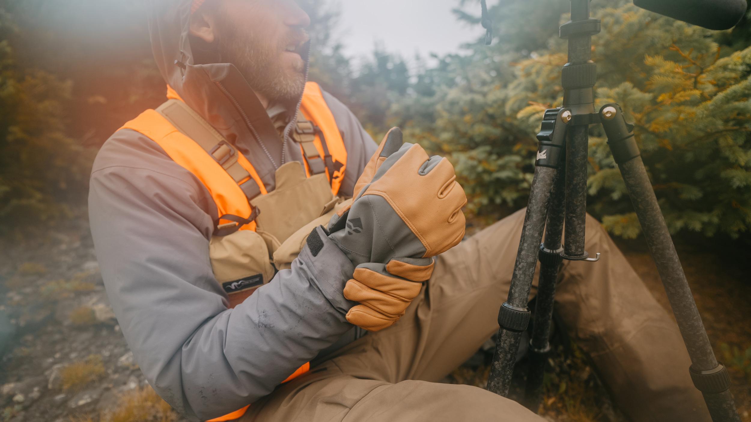 Brady Miller with the GOHUNT Mid-Weight Leather Hunting Glove