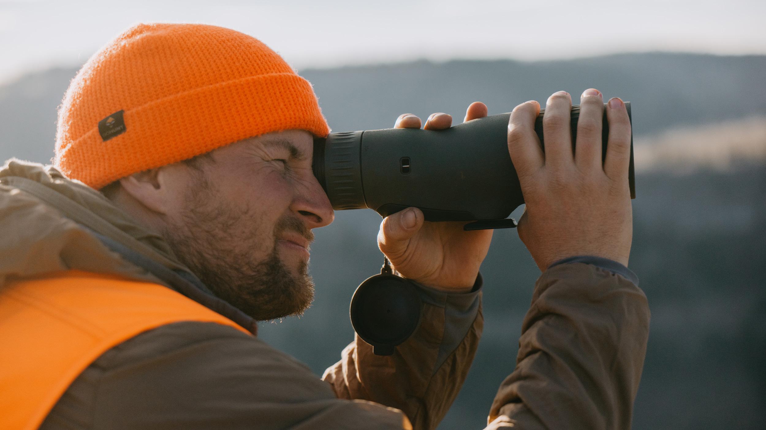 Swarovski ST Balance image stabilized spotting scope glassing with no tripod