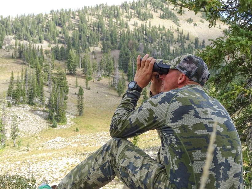Glassing with binoculars from knees