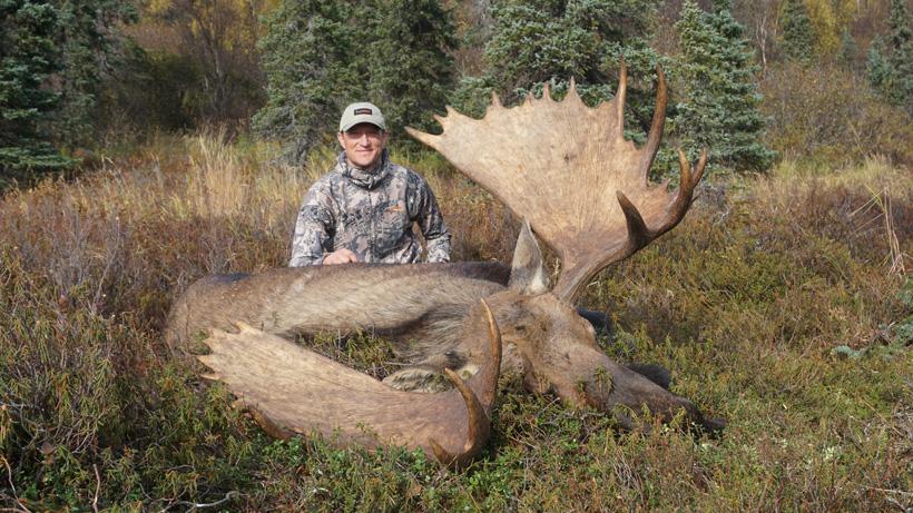 Trail kreitzer with his 2019 alaska moose