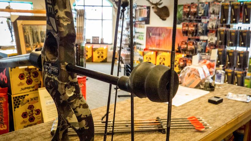 Adjusting noise on string stopper