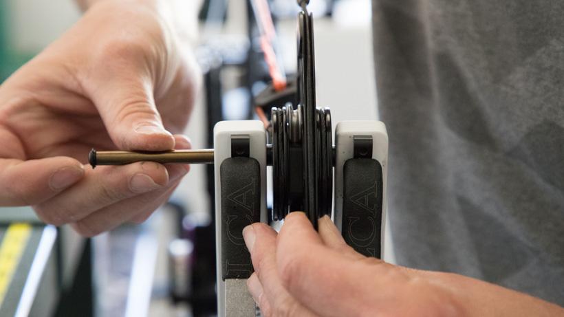 Limb axle removal on mathews bow