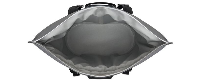 Opening of the yeti m30 hopper soft cooler
