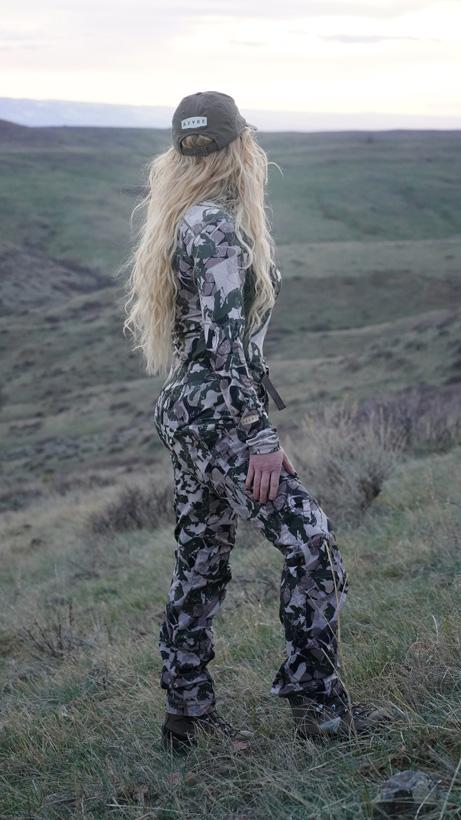 Azyre gear back shot cari