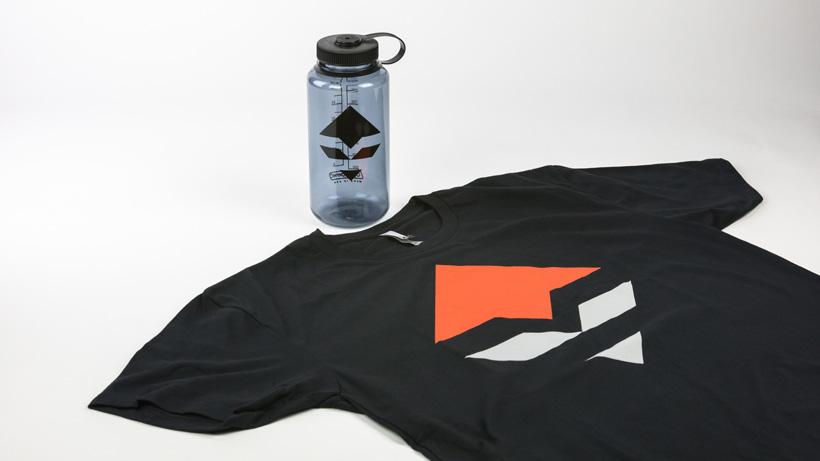 Gohunt nalgene and t shirt combo
